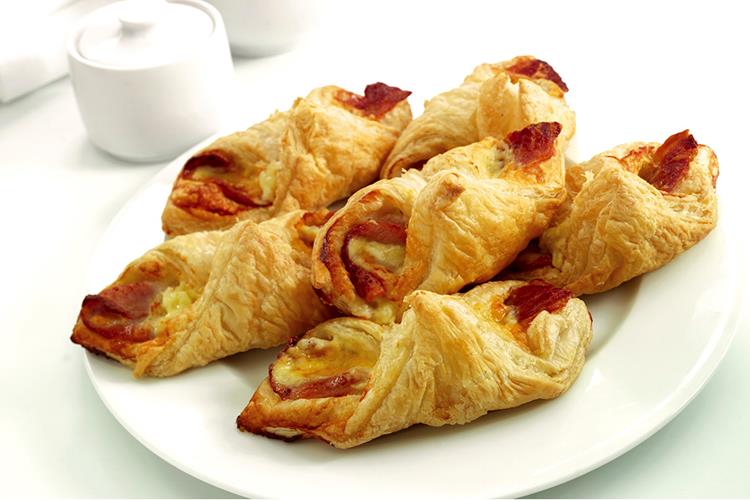 Bonne Bouche Bacon and Cheese Turnovers 30pk